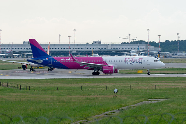 Wizz Air Malta Airbus A321-271NX 9H-WBI