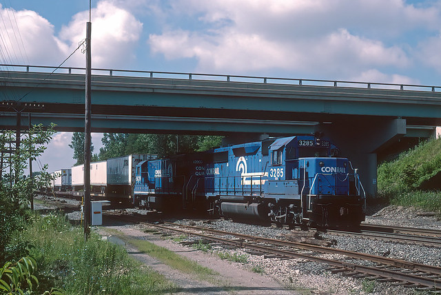Conrail 3285 eastbound at Bellefontaine, Ohio on August 1, 1996