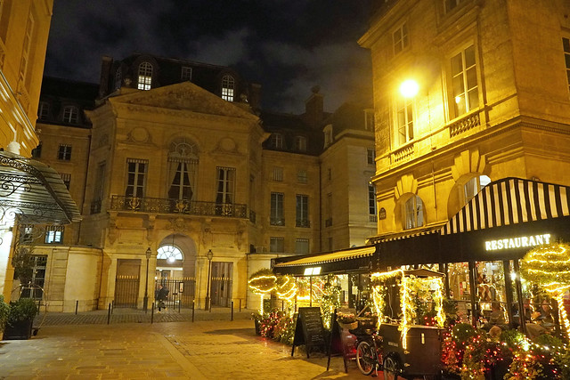 Rue de Valois - Paris (France)