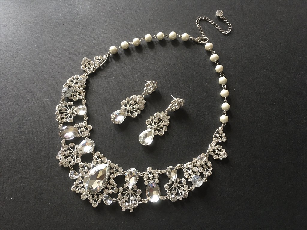 Victorian rhinestones crystals pearls jewellery set