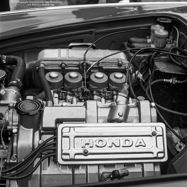 Honda S800 Engine Bay