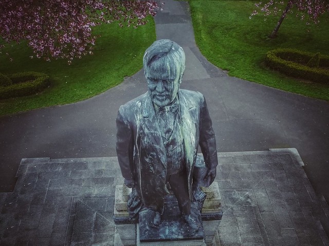 Andrew Carnegie statue - Dunfermline Glen