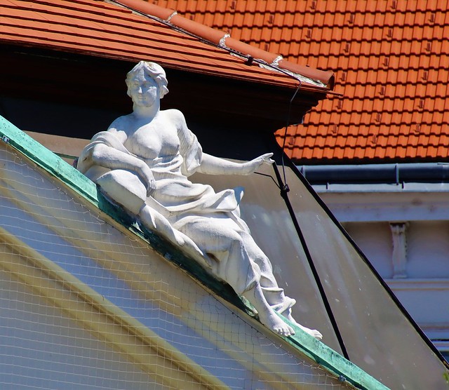 1 (149) austria vienna statue