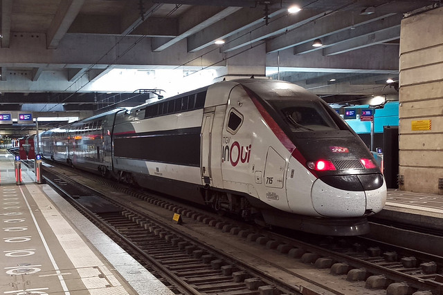TGV 715 SNCF GARE PARIS MONTPARNASSE