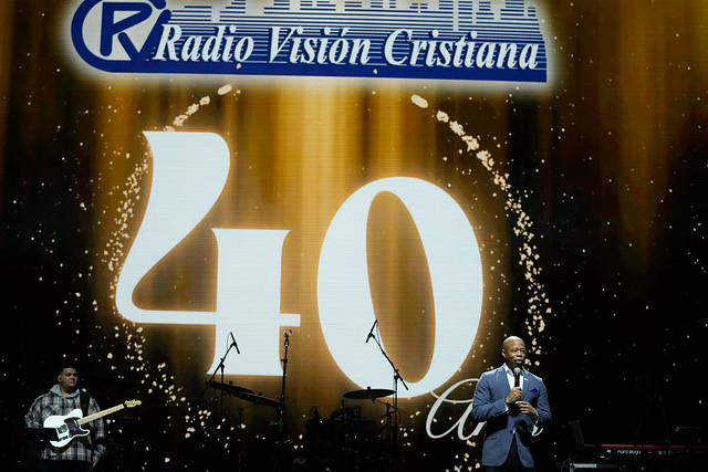 Radio Vision Cristiana’s 40th anniversary celebration