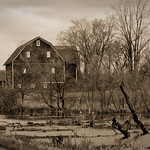 Barn and Pond on Irish Road &lt;a href=&quot;https://www.flickr.com/photos/jowo/albums/72177720313747162/&quot;&gt;118/366&lt;/a&gt;