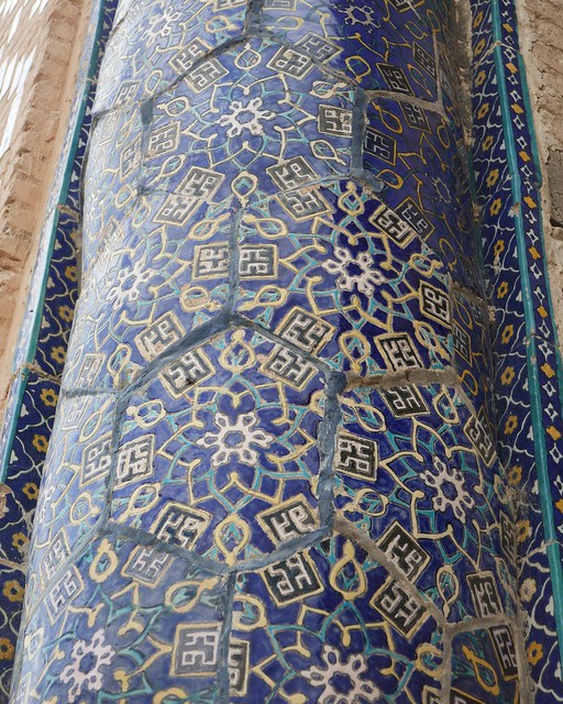 Décor de céramiques vernissées, mosquée Kok Gumbaz, 1435-36, Dorout Tilovat, Chakhrisabz, province de Kachkadaria, Ouzbékistan.