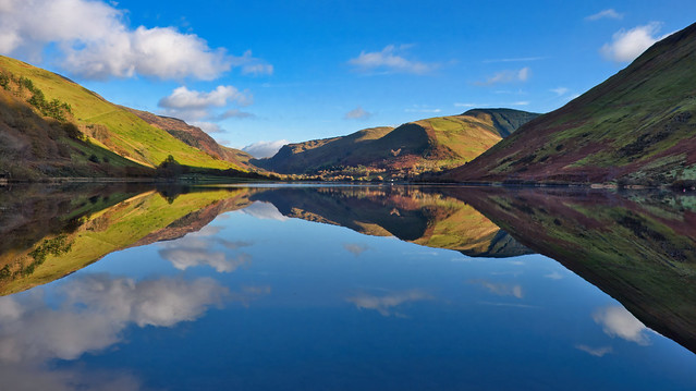 'Reflections' Llyn Mwyngil / Talyllyn lake