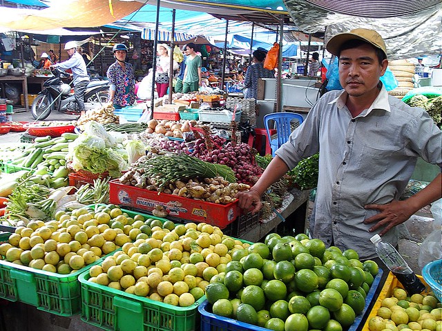 Market trader, Hue