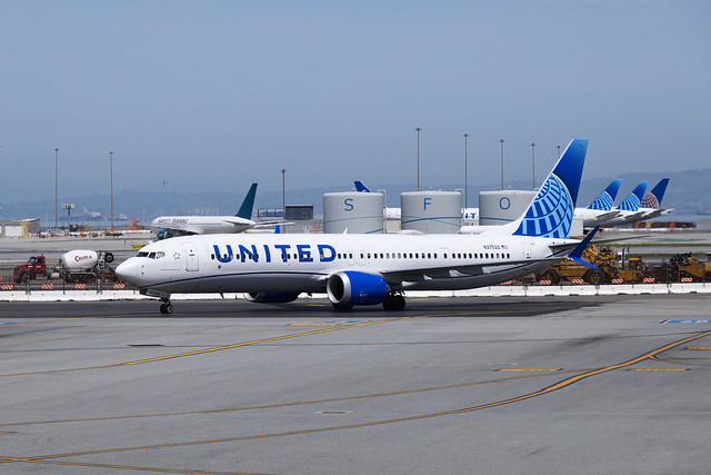 United Airlines - Boeing 737 MAX 9 (N37522)