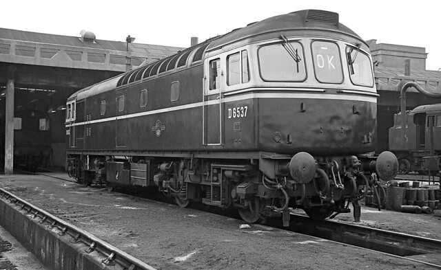 D6537 rests on Ashford depot