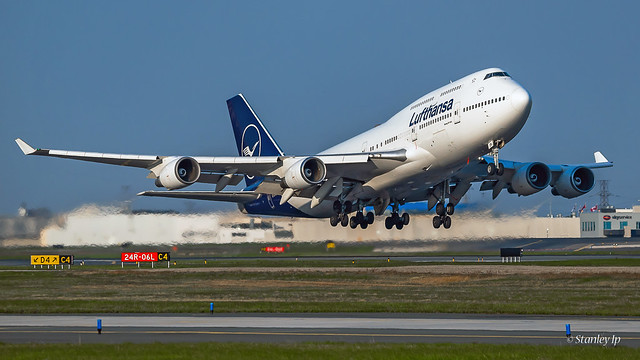 Lufthansa 747-400 D-ABVM airborne back to Frankfurt