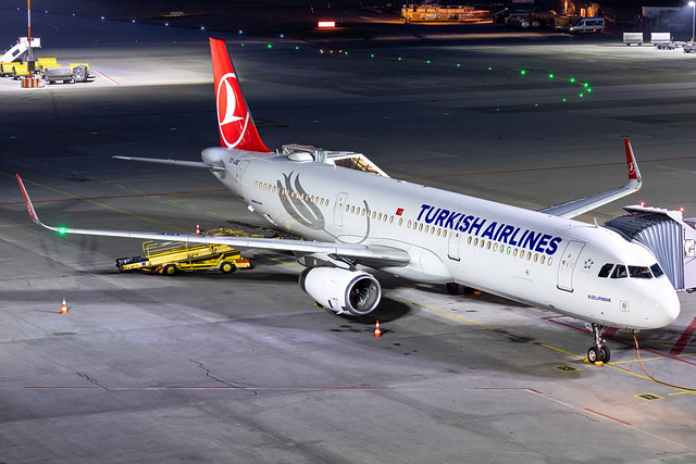 TC-JSE Turkish Airlines Airbus A321-231