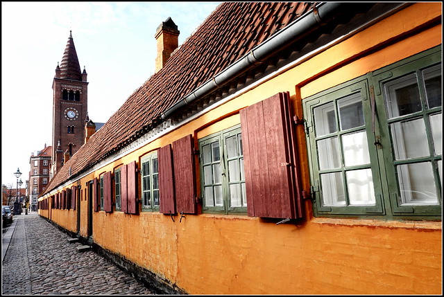 Anciens logements de la marine royale danoise et église Saint-Paul (Nyboder, Copenhague)