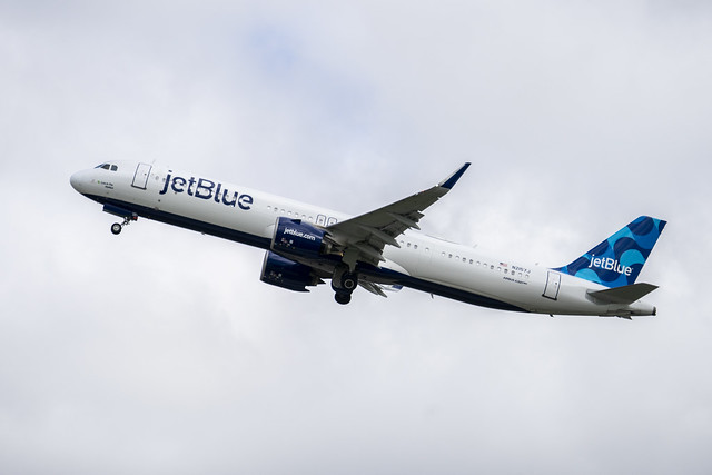 N2157J Airbus A321-271NXSL @ Dublin, Apr 2024