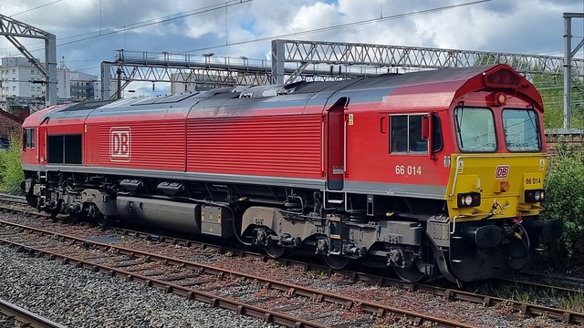 66014 (Class 66) DB Cargo UK @ Stockport 26/04/2024