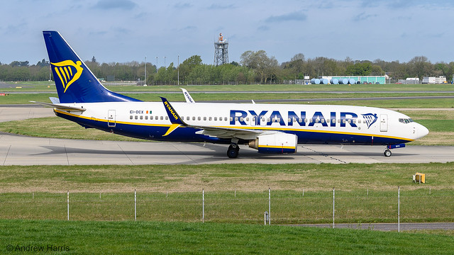Boeing 737-8AS operated by Ryanair, EI-DCX, msn 33589