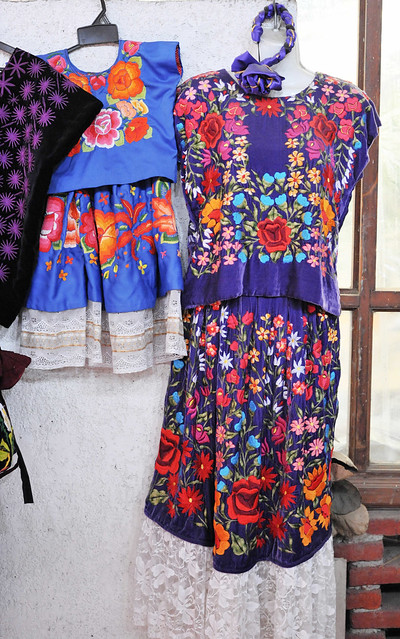 Oaxaca Mexico Garments Clothing Trajes Tehuantepec Embroidery