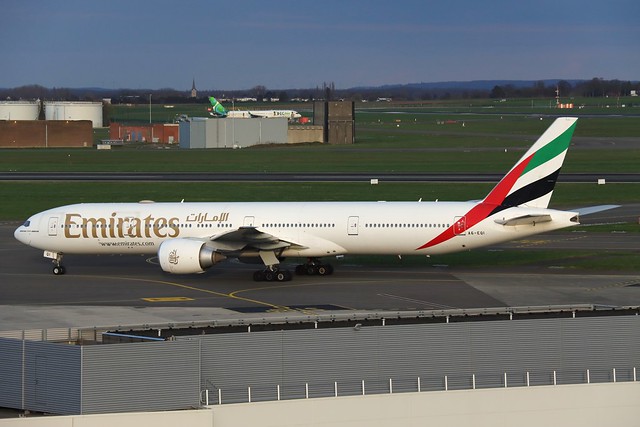 Emirates  /  A6-EQI  /  Boeing 777-31HER  /  BRU / Dubai DXB 18:25 EK181