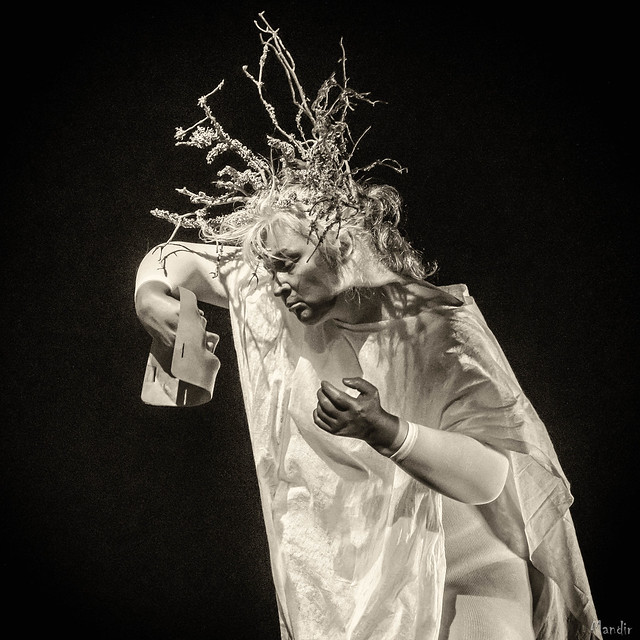 2024-04-15-Butoh fest -The catchers of reflections--0329-Edit