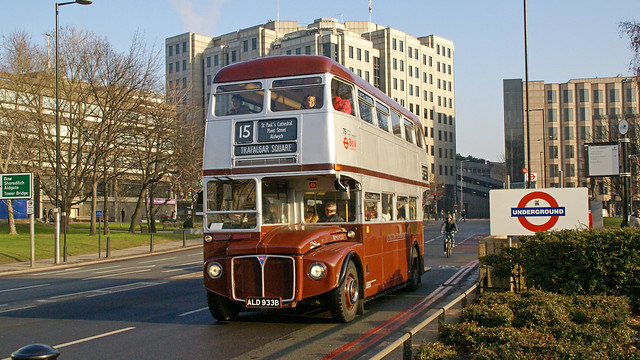 Routemaster ALD933B Tower Hill 30th Dec 2008