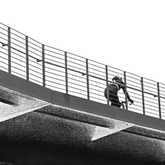 across the bridge  (由  Ruud Otter