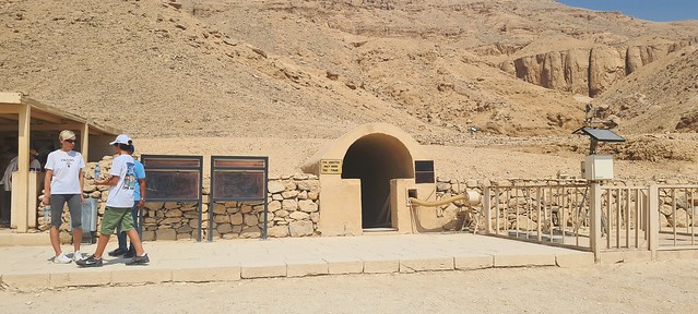 1.Tomb of Nefertari