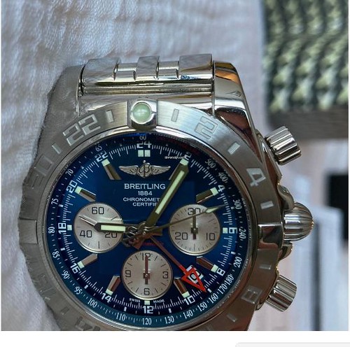 une dernière Breitling Chronomat B04 GMT pour cette année 53685883287_8a9da671fc
