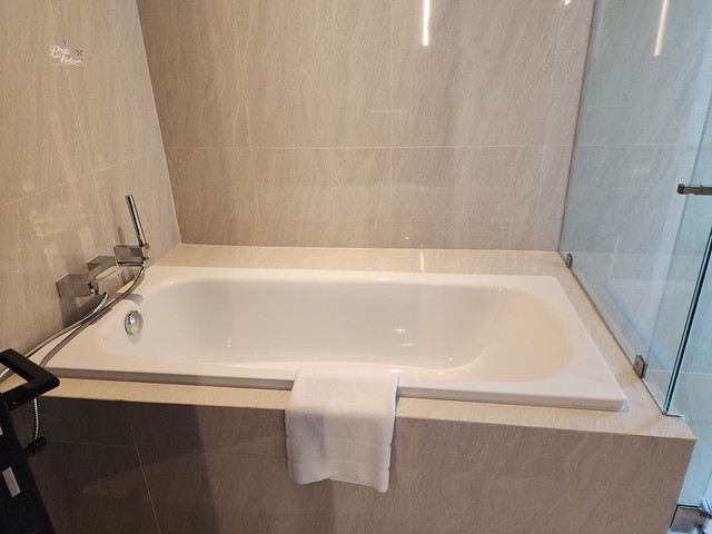 intercontinental hotel sukhumvit bathtub