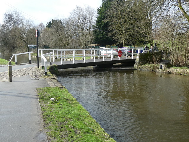 Canal - Leeds Liverpool, Bridge 176 240314