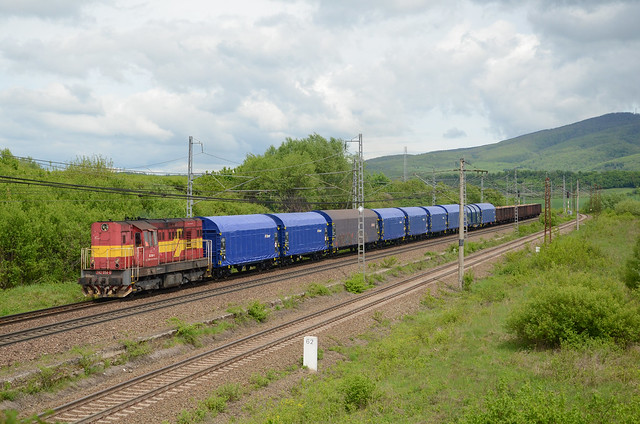 742054 is seen near Slanec working Mn81151 Slanec Yd - Trebošov. Bizarrely the inward working consisted of the steel wagons only to take the lot back with it plus a few box wagons from the storage line.