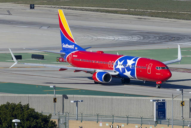 Southwest Airlines Boeing 737-800 N8620H 
