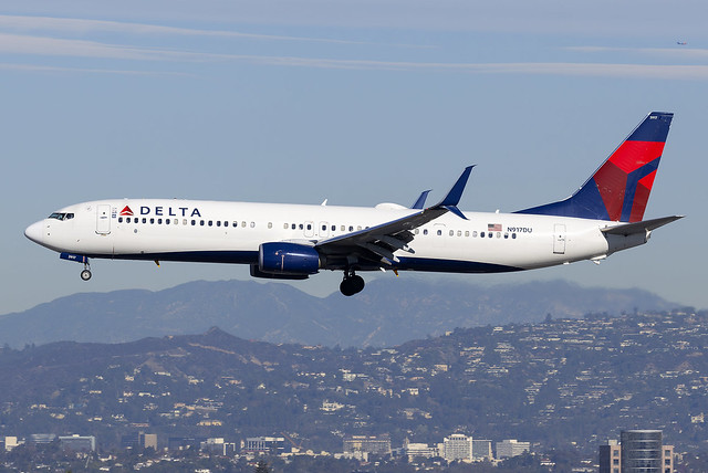 Delta Air Lines Boeing 737-900ER N917DU at Los Angeles Airport LAX/KLAX