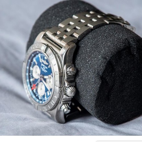 une dernière Breitling Chronomat B04 GMT pour cette année 53686755506_503b9bca3d