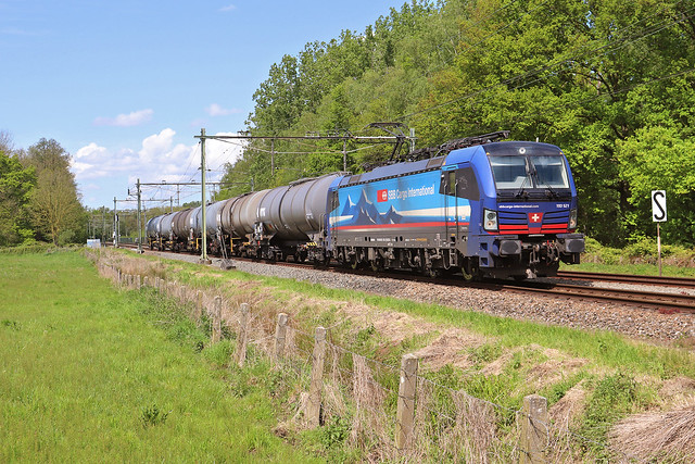 SBBC 193 521 met Acetoncyanohydrine-trein (Geleen/Eifeltor) bij Laar. 29 April 2024