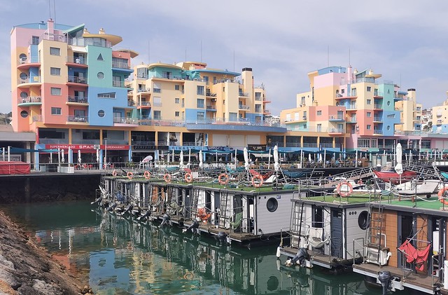 Marina Rental Options - Houseboat or Apartments