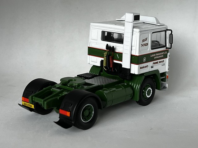 Corgi - Volvo F10 4x2 Tractor Unit - Lagan Transport - Miniature Diecast Metal Scale Model Heavy Goods Vehicle