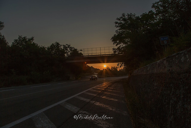Alba sulla statale 647 - Sunrise on Highway 647 - Lever de soleil sur l'autoroute 647