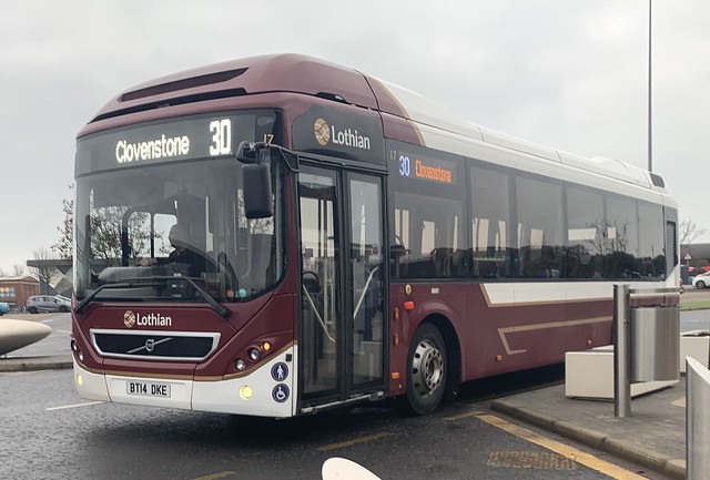 Lothian Buses 17 BT14 DKE (12-03-2024)