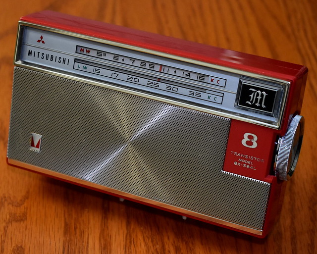 Vintage Mitsubishi Transistor Radio, Model 8X-584L, Broadcast& LW Bands, 8 Transistors, Made In Japan, Circa 1968