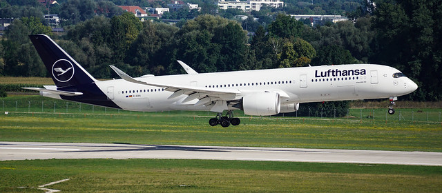 Lufthansa Airbus A359 touching down in Munich