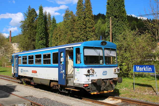 ČD: Triebwagen 810 425-9 in Merklín - Merkelsgrün
