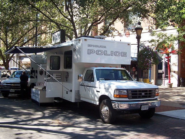 Ephrata Borough, Pennsylvania Police - Ford F-350 Mobile Command Truck (2005 photo) --