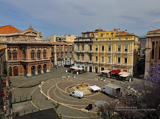 Catania, Piazza Vincenzo Bellini - Explore