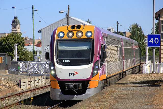 VL85 motors past the old Ballarat East station platform bound for Melbourne