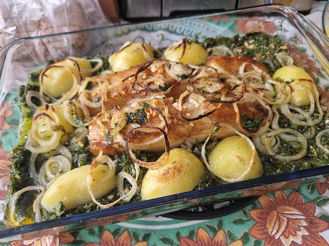 To celebrate the end of holidays, today we had: Cod fried and then baked in the oven for lunch accompanied with potatoes and cabbage from my garden with olive oil and onions.