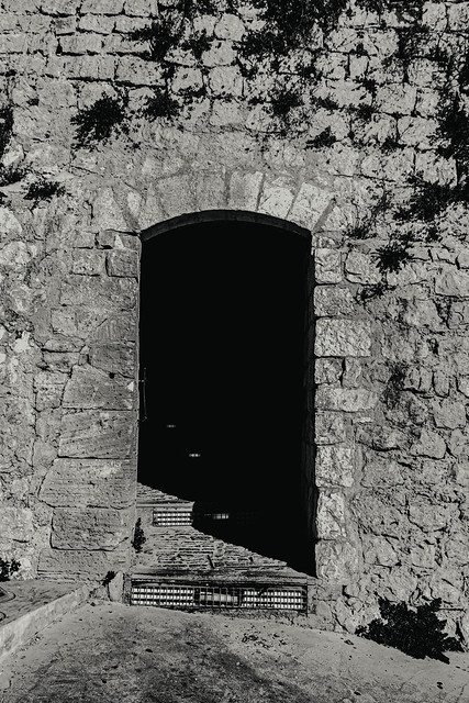 Portal des soto fosc  ( la entrada escondida de las murallas de Ibiza