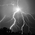 30. Aprill 2024 - 21:07 - A 20 minute period of light and noise last night. The light show was great but the thunder was intense, like a shock wave hitting you.

Perth
Western Australia