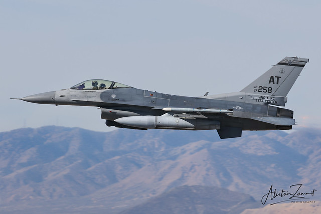USAF F-16 'AT' '87-0258'
