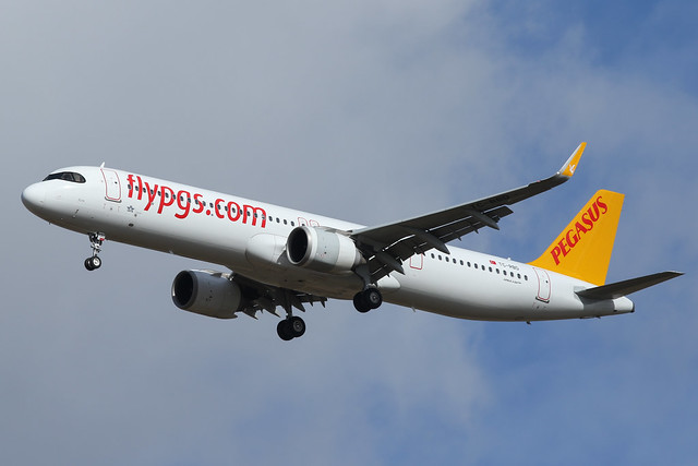 TC-RBD Airbus A321-251N Pegasus Airlines Stansted 18th September 2022